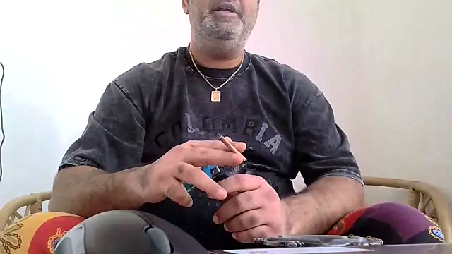 Snapshot of your_man85 chatting on 30, 1, 2025 your man85 online show from 30, 1, 2025