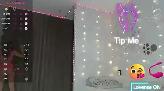 Snapshot of SuchAngel_ chatting on 20, 1, 2025 SuchAngel online show from 20, 1, 2025