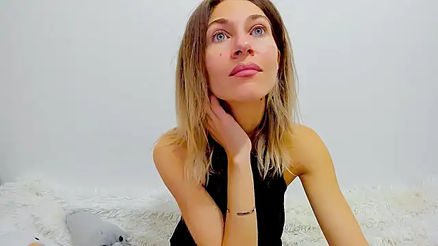 Mona Cruz online show from 12, 1, 2025