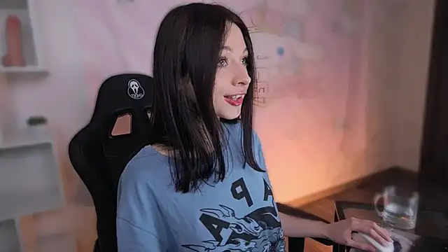 Snapshot of Only___Yours chatting on 14, 3, 2025 Only Yours online show from 14, 3, 2025