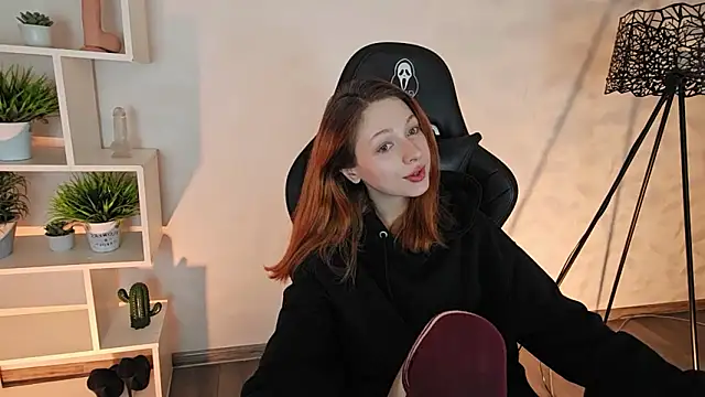 Snapshot of Only___Yours chatting on 4, 2, 2026 Only Yours online show from 4, 2, 2026