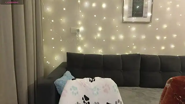 Snapshot of HermioneHHH chatting on 23, 12, 2024 HermioneHHH online show from 23, 12, 2024