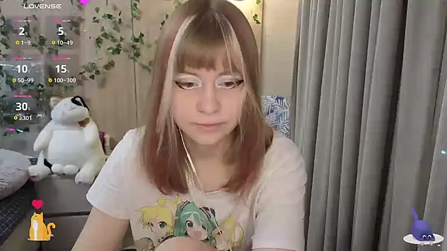 Snapshot of HermioneHHH chatting on 20, 10, 2025 HermioneHHH online show from 20, 10, 2025