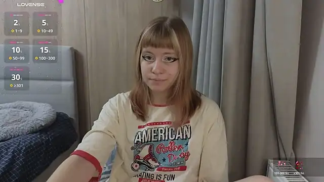 Snapshot of HermioneHHH chatting on 14, 11, 2025 HermioneHHH online show from 14, 11, 2025