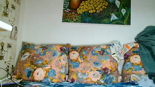 Snapshot of Sophie_Bell chatting on 1, 10, 2025 Sophie Bell online show from 1, 10, 2025