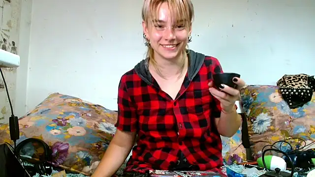 Snapshot of Sophie_Bell chatting on 24, 6, 2026 Sophie Bell online show from 24, 6, 2026