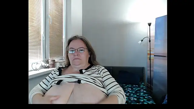 Snapshot of Sweetboobs chatting on 7, 6, 2026 Sweetboobs online show from 7, 6, 2026