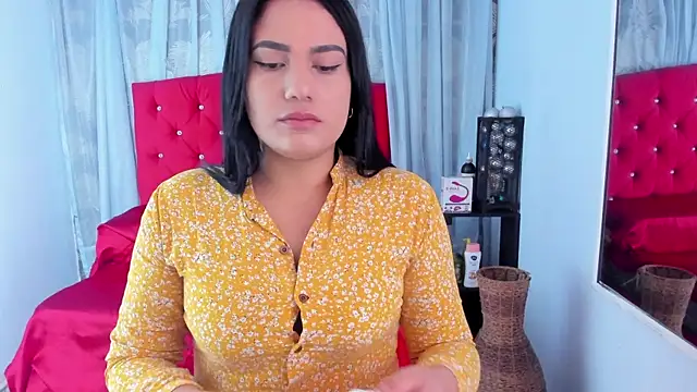 Cumming Tiffani online show from 3, 2, 2025