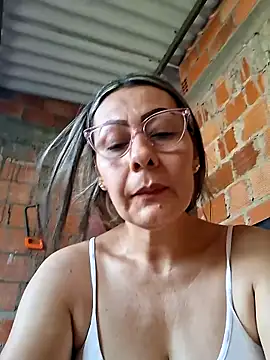 Snapshot of Mia-funny20 chatting on 10, 5, 2026 Mia-funny20 online show from 10, 5, 2026