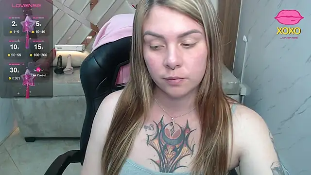 Snapshot of Paula_b_ chatting on 23, 4, 2026 Paula b online show from 23, 4, 2026