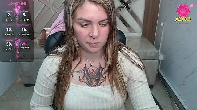 Snapshot of Paula_b_ chatting on 25, 4, 2026 Paula b online show from 25, 4, 2026