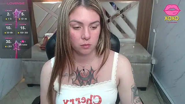 Snapshot of Paula_b_ chatting on 30, 4, 2026 Paula b online show from 30, 4, 2026