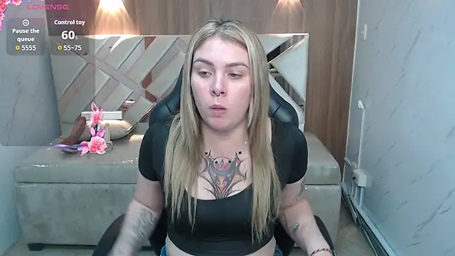 Snapshot of Paula_b_ chatting on 16, 5, 2026 Paula b online show from 16, 5, 2026