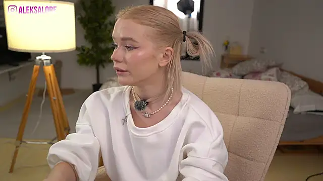 LexieLoree online show from 5, 12, 2025