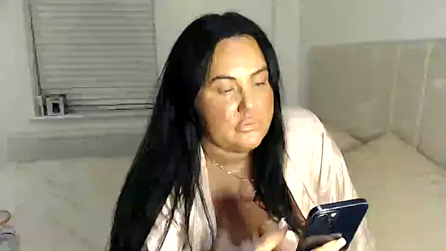 English Brooke online show from 2, 2, 2026