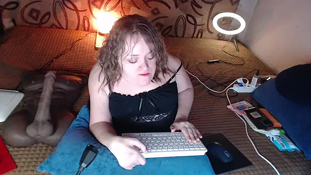 Snapshot of MiniNatalie chatting on 24, 1, 2025 MiniNatalie online show from 24, 1, 2025
