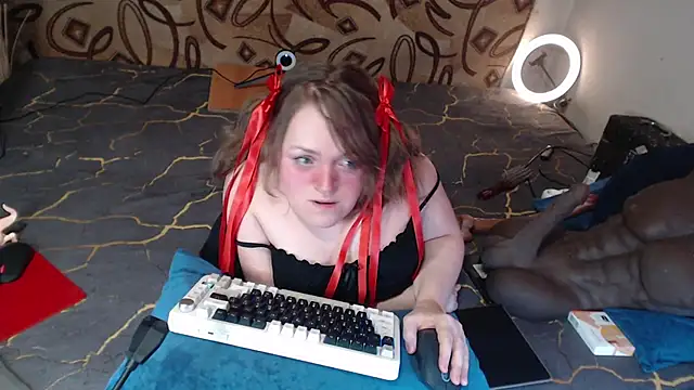 Snapshot of MiniNatalie chatting on 7, 3, 2025 MiniNatalie online show from 7, 3, 2025