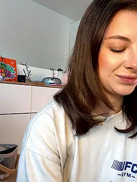 Mia-Minou online show from 7, 1, 2026