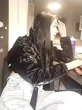 Isabella 21x online show from 1, 2, 2025