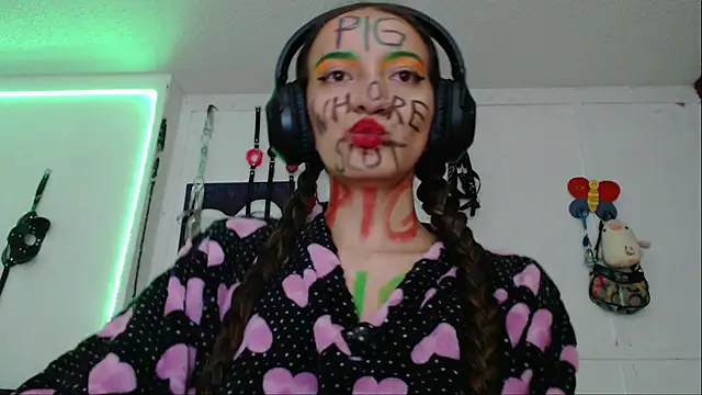 Snapshot of Eloise-brown chatting on 22, 1, 2025 Eloise-brown online show from 22, 1, 2025