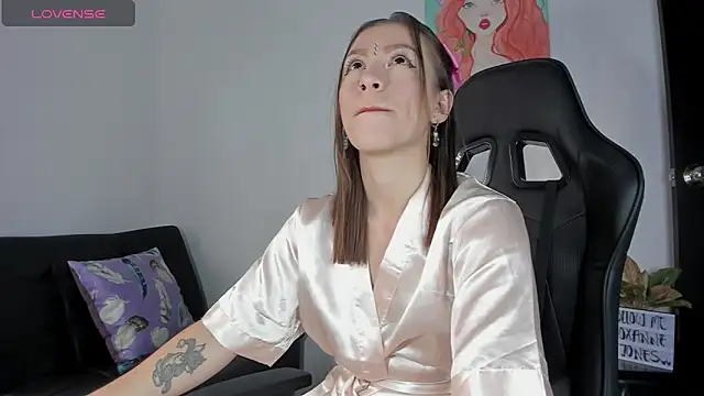 roxanne jones1 online show from 15, 4, 2026