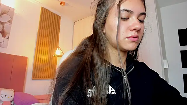 mia nevaeh online show from 21, 1, 2025