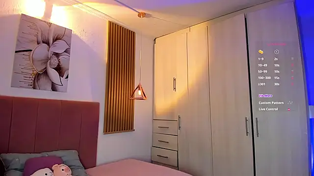 mia nevaeh online show from 24, 11, 2025