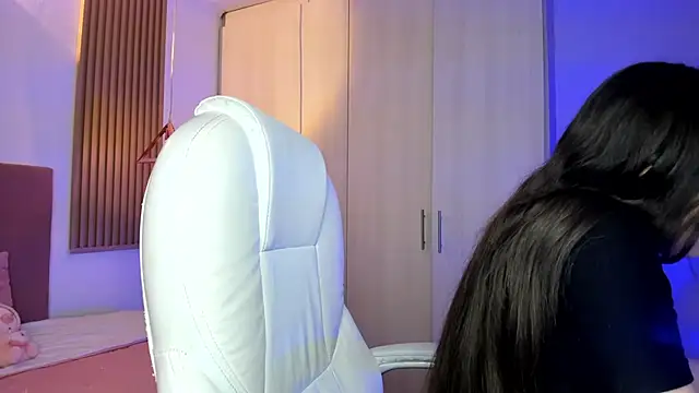 mia nevaeh online show from 16, 12, 2025