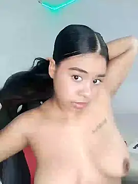 Snapshot of Fanny_Klean chatting on 22, 12, 2024 Fanny Klean online show from 22, 12, 2024