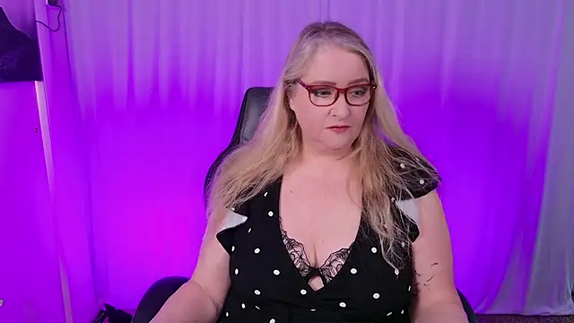 Snapshot of KatDSinclair chatting on 3, 2, 2025 KatDSinclair online show from 3, 2, 2025