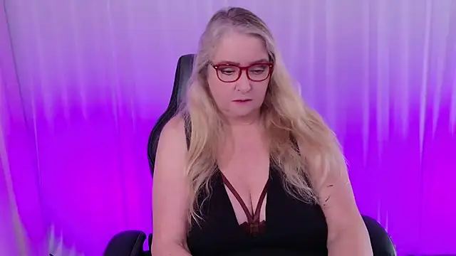 Snapshot of KatDSinclair chatting on 7, 2, 2025 KatDSinclair online show from 7, 2, 2025