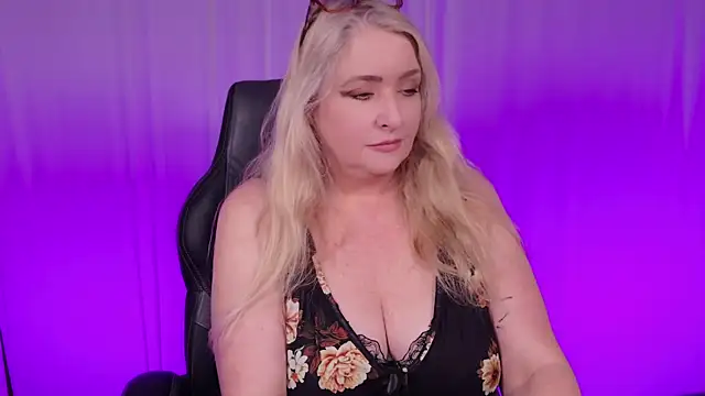 Snapshot of KatDSinclair chatting on 17, 3, 2025 KatDSinclair online show from 17, 3, 2025