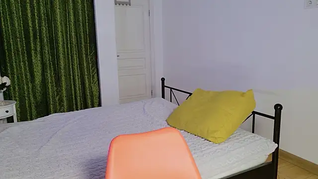 VioletCatt online show from 18, 4, 2026