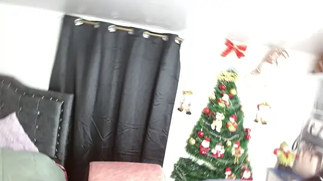 Snapshot of AnnaRosse1 chatting on 30, 12, 2024 AnnaRosse1 online show from 30, 12, 2024