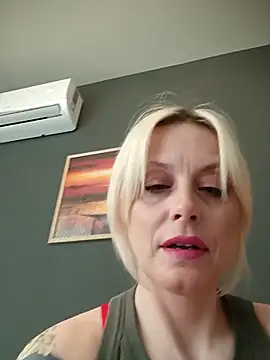 Snapshot of MySweetcum69 chatting on 6, 10, 2025 MySweetcum69 online show from 6, 10, 2025