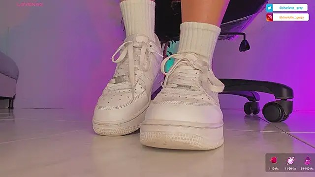 charlotte  grey online show from 25, 9, 2025