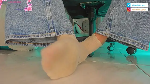 charlotte  grey online show from 6, 11, 2025