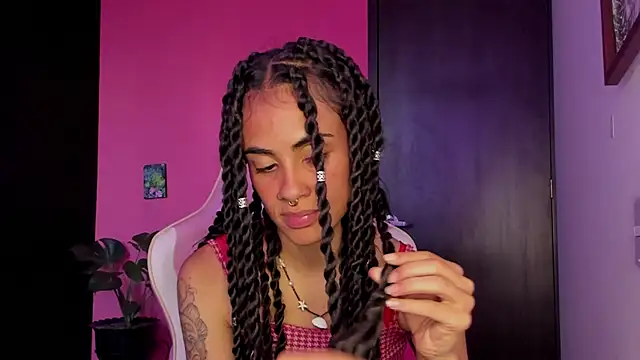 Juanadearco5 online show from 9, 1, 2025