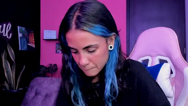 Juanadearco5 online show from 12, 11, 2025