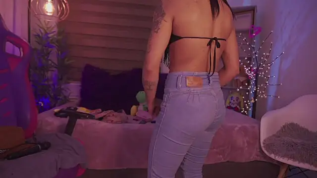 madelyn rose  online show from 15, 10, 2025