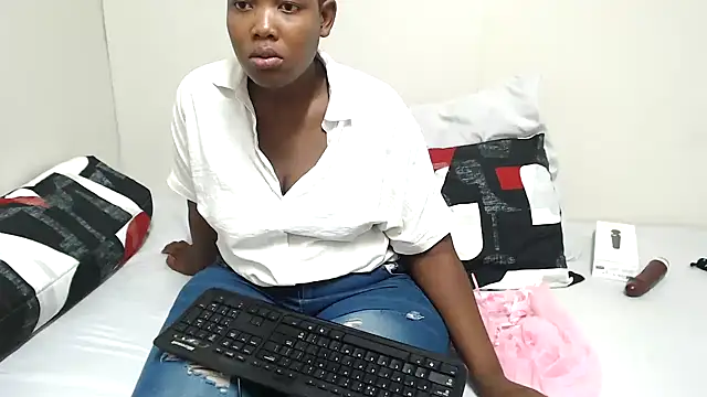 Snapshot of DollyAssZA chatting on 4, 3, 2025 DollyAssZA online show from 4, 3, 2025