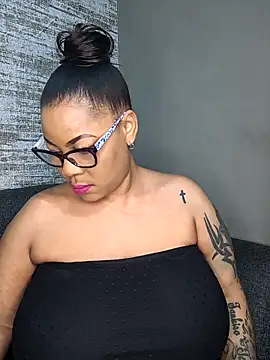 ExclusiveLeexx online show from 4, 3, 2025