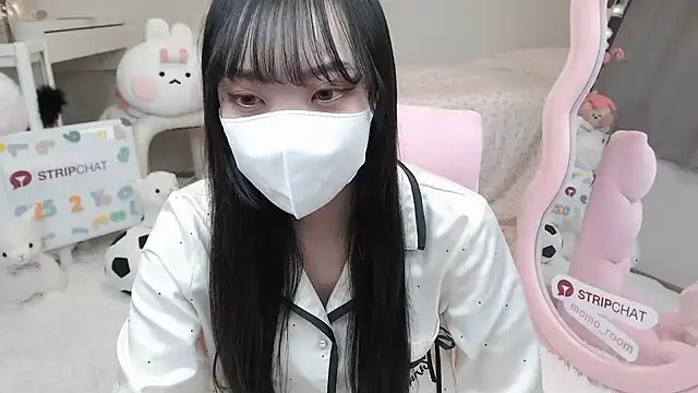 Snapshot of momo_room chatting on 16, 2, 2025 momo room online show from 16, 2, 2025