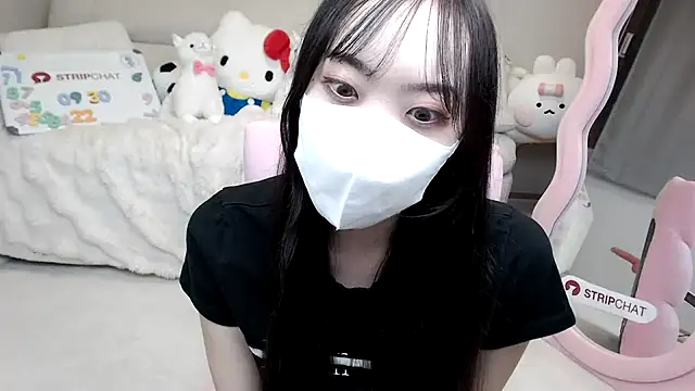 Snapshot of momo_room chatting on 30, 9, 2025 momo room online show from 30, 9, 2025