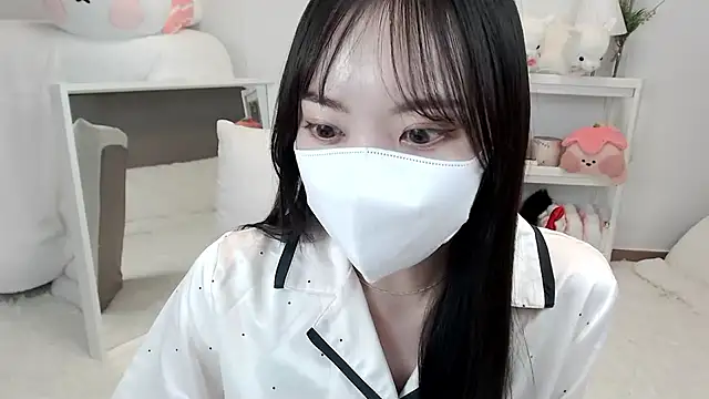 momo room online show from 15, 5, 2026
