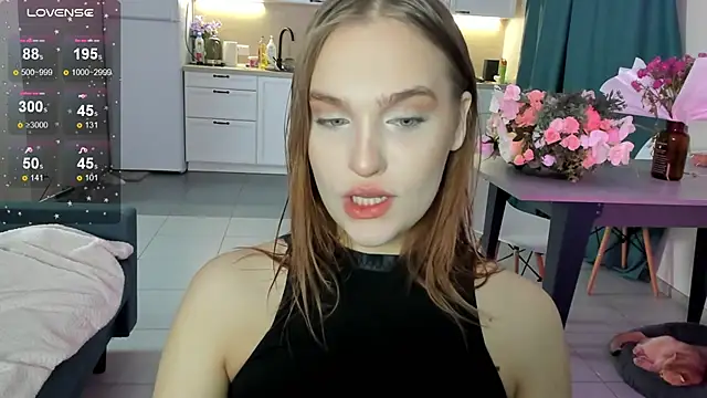 CarolineLovers online show from 8, 12, 2024