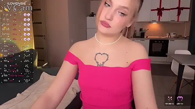 CarolineLovers online show from 6, 2, 2025