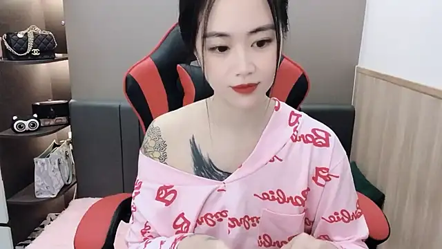 Snapshot of witch-39 chatting on 8, 12, 2024 witch-39 online show from 8, 12, 2024