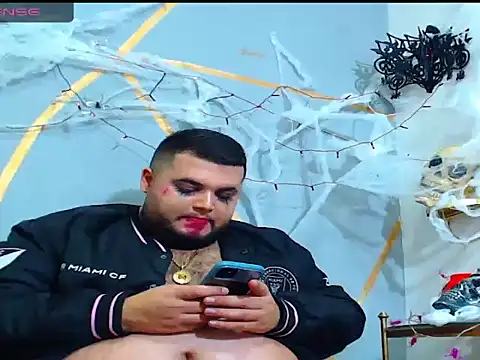 Snapshot of damian_chubby chatting on 1, 11, 2025 damian chubby online show from 1, 11, 2025