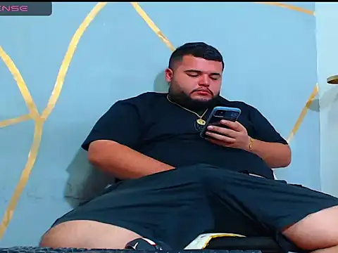 Snapshot of damian_chubby chatting on 10, 11, 2025 damian chubby online show from 10, 11, 2025